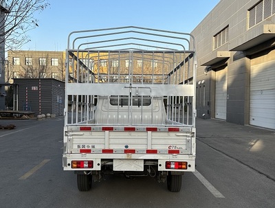 東風(fēng)小康國六3.2米倉柵式運輸車 城市與城鄉(xiāng)道路貨運的可靠伙伴